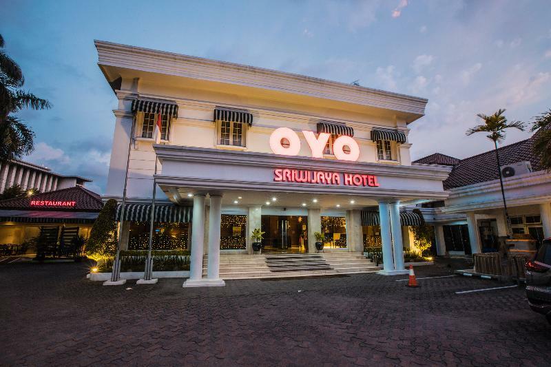 534 Sriwijaya Hotel Jakarta Exterior photo